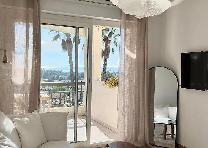 Apartment Chez Ophelie, Vue Et Piscine Saint-Raphaël
